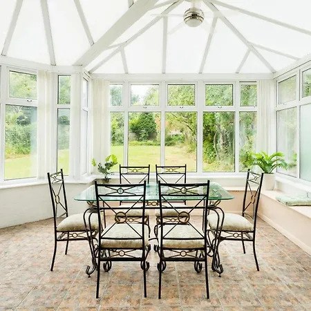 Beautiful 6 Bedroom House For 17 Guests Next To Edgbaston Stadium Birmingham Exterior photo