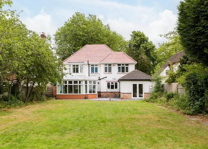 Beautiful 6 Bedroom House For 17 Guests Next To Edgbaston Stadium