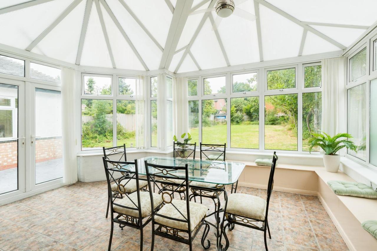 Beautiful 6 Bedroom House For 17 Guests Next To Edgbaston Stadium * Birmingam