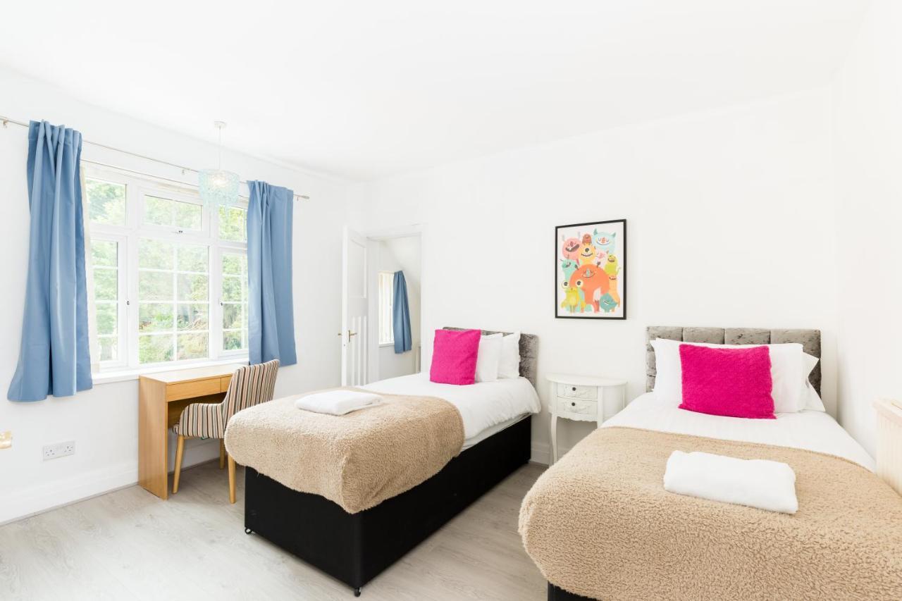 Beautiful 6 Bedroom House For 17 Guests Next To Edgbaston Stadium