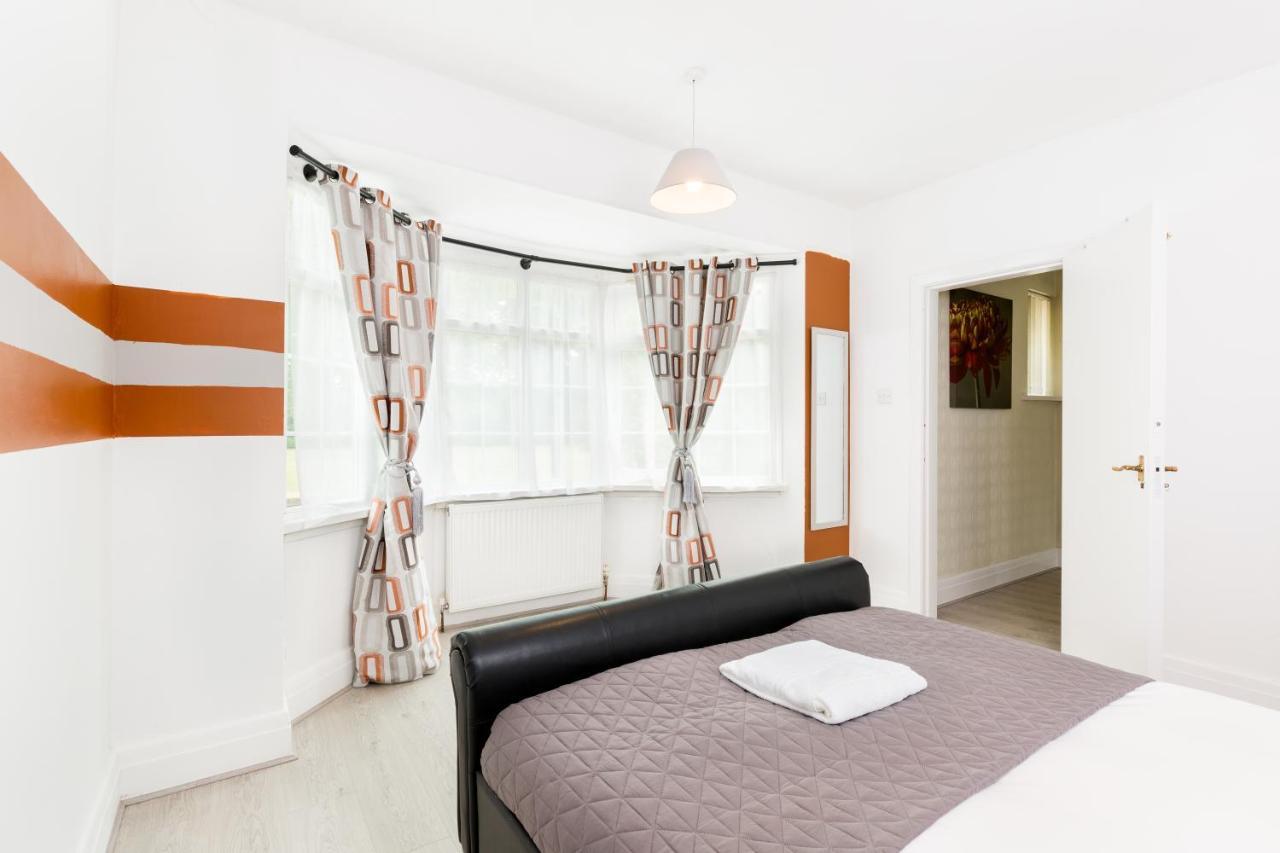 Beautiful 6 Bedroom House For 17 Guests Next To Edgbaston Stadium Apartment