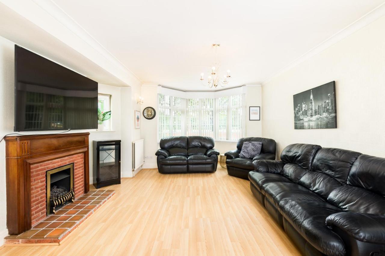 Beautiful 6 Bedroom House For 17 Guests Next To Edgbaston Stadium Birmingham
