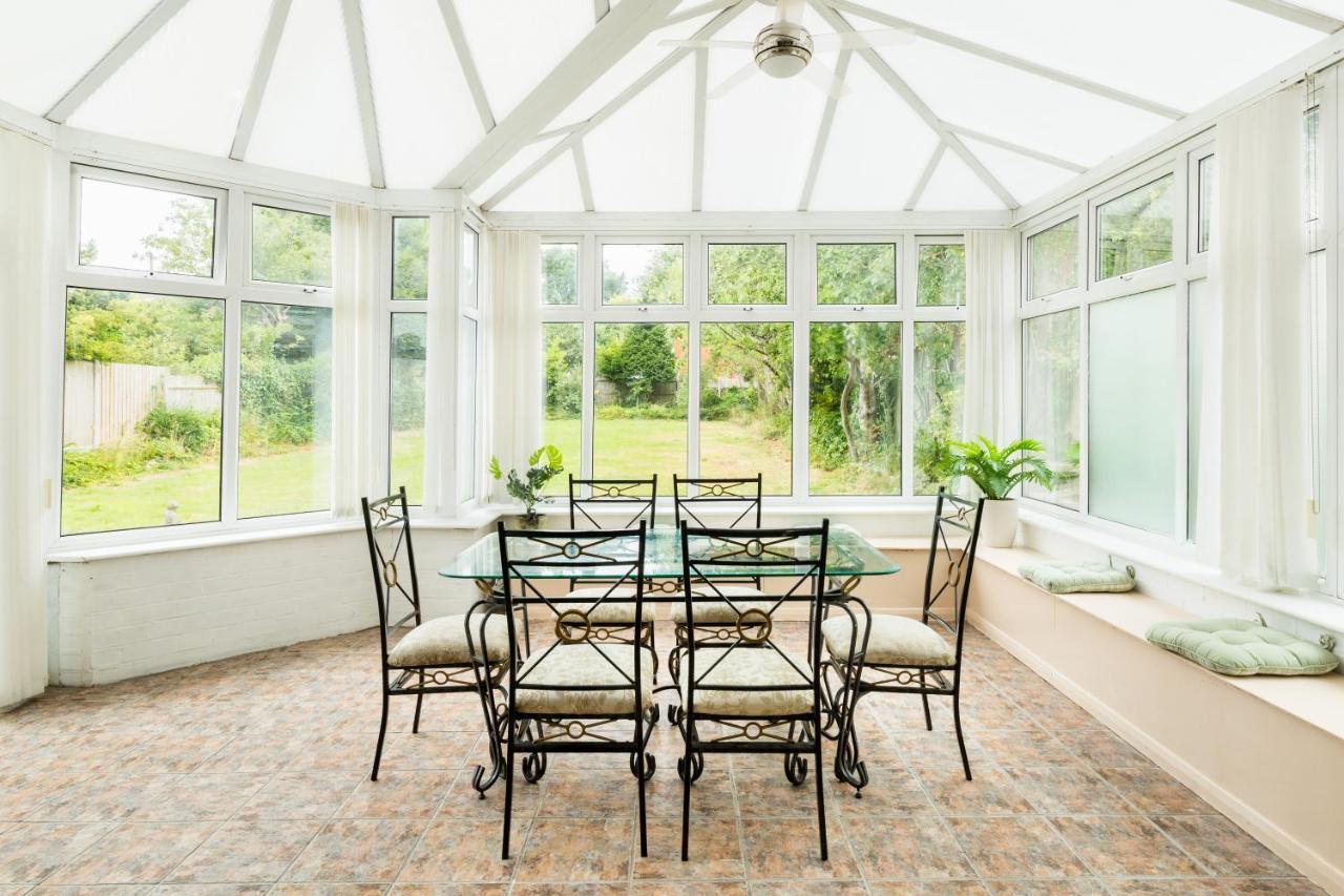 Beautiful 6 Bedroom House For 17 Guests Next To Edgbaston Stadium