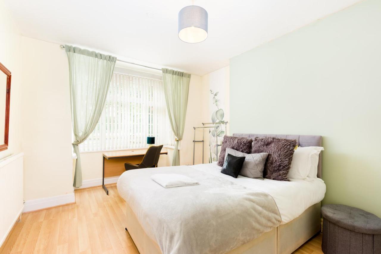 Beautiful 6 Bedroom House For 17 Guests Next To Edgbaston Stadium Apartment *